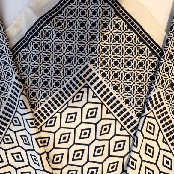 Printed Hair and Neck Scarf - Picture 3 of 4